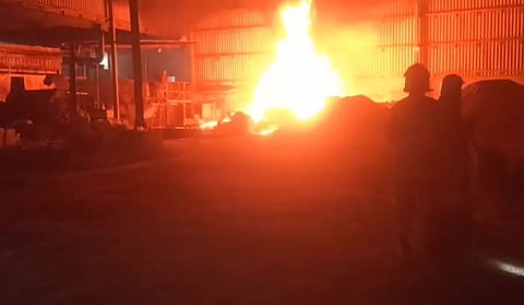 மேட்டூரில் ரசாயன தொழிற்சாலையில் தீ விபத்து!