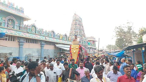 சமயபுரம் மாரியம்மன் கோயில் பூச்சொரிதல் விழா.