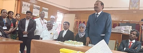 இந்திய பெண் நீதிபதிகள் தினம்
கொண்டாட்டம்