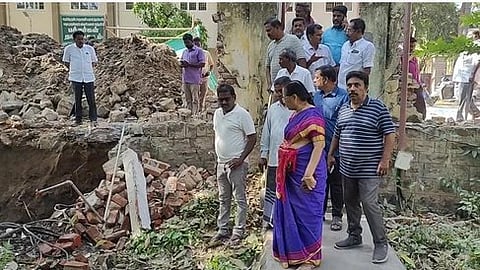 பணிகளை பாா்வையிட்ட நகா்மன்றத் தலைவா் உமாமகேஸ்வரி, உறுப்பினா்கள்