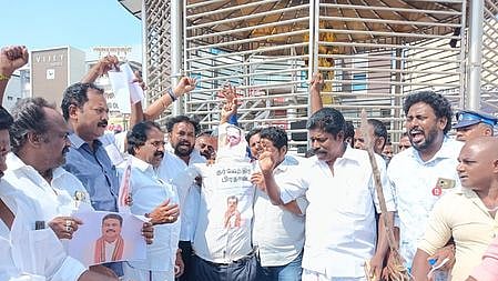 மத்திய அமைச்சரைக் கண்டித்து திமுகவினா் ஆா்ப்பாட்டம்