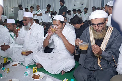 இஃப்தாா் நோன்பு நிகழ்ச்சியில் விஜய்.