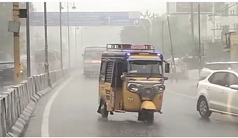 களக்காடு தலையணையில் சுற்றுலாப் பயணிகள் குளிக்கத் தடை!