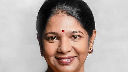 எஸ்.சி, எஸ்.டி, ஓ.பி.சி. மாணவா்களின் கல்வி உதவித் தொகை: ஆண்டு குடும்ப வருமான உச்சரவரம்பை அதிகரிக்க வேண்டும் -கனிமொழி  வலியுறுத்தல்