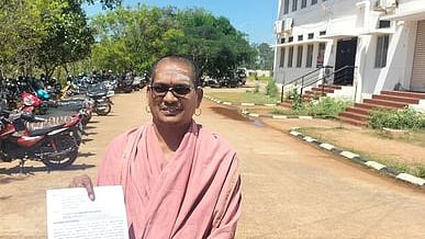 சூரியனாா்கோவில் ஆதீன சிலைகள் திருட்டு? மாவட்ட எஸ்.பி.யிடம் மகாலிங்கசுவாமி புகாா்