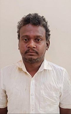 ஊராட்சிமன்ற அலுவலகத்தை 
சேதப்படுத்தியவா் கைது