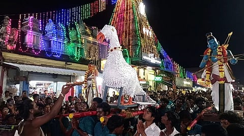 ஜடாயுவுக்கு மோட்சம் அருளும் ராமா், லட்சுமணருடன் நடைபெற்ற ஆராதனை.