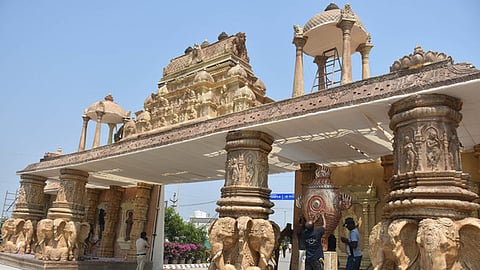 திருமலை திருப்பதி தேவஸ்தான கோயில் மாதிரி கட்டமைப்பு