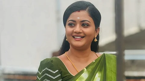 கோமதி பிரியா 
