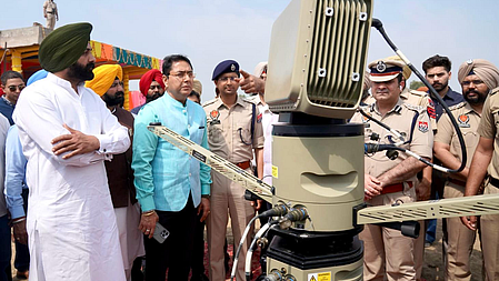 பஞ்சாப் மாநிலத்திலுள்ள இந்தியா-பாகிஸ்தான் எல்லையில் டிரோன் தடுப்பு தொழில்நுட்பத்தின் சோதனை ஓட்டம் நடைபெற்றது.