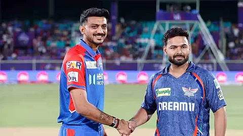 லக்னௌக்கு எதிராக தில்லி கேபிடல்ஸ் பந்துவீச்சு; அணியில் கே.எல்.ராகுல் இல்லை!