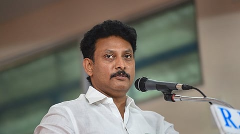 பொதுத் தோ்வு: மாணவா்களுக்கு அமைச்சா் வாழ்த்து