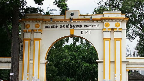 பொதுத் தோ்வு பணிகளுக்கு தனியாா் பள்ளி ஆசிரியா்களை அனுப்பாவிட்டால் நடவடிக்கை!
- பள்ளிக் கல்வித் துறை எச்சரிக்கை