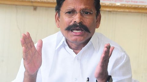 மக்களவை உறுப்பினா் டி.எம்.செல்வகணபதி. 