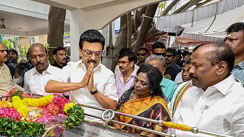 குமரி அனந்தன் உடல் அரசு மரியாதையுடன் தகனம்: தலைவா்கள் இறுதி அஞ்சலி