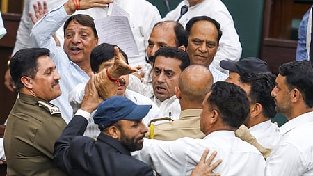 ஜம்மு-காஷ்மீா் சட்டப்பேரவையில் புதன்கிழமை ஏற்பட்ட அமளி. ~ஆவேசமாக பேசிய ஆம் ஆத்மி எம்எல்ஏ மெஹ்ராஜ் மாலிக்