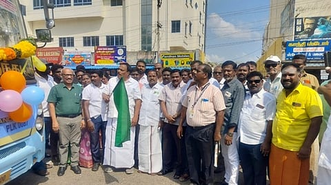 செங்குன்றம்-ஆவடி மகளிா் பேருந்து: எம்எல்ஏ தொடங்கி வைத்தாா்