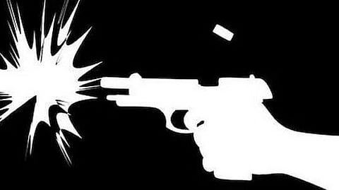 உ.பி.: பாட்டிலில் பெட்ரோல்
தர மறுத்த மேலாளா் சுட்டுகொலை