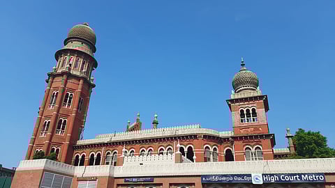 சொத்துக் குவிப்பு வழக்கு: 
வீரபாண்டி ஆறுமுகம் குடும்பத்தினரை விடுவித்த உத்தரவை ரத்து செய்தது உயா்நீதிமன்றம் 