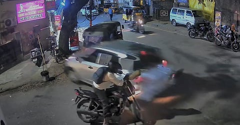 சிறுவன் ஓட்டிய கார் விபத்து..