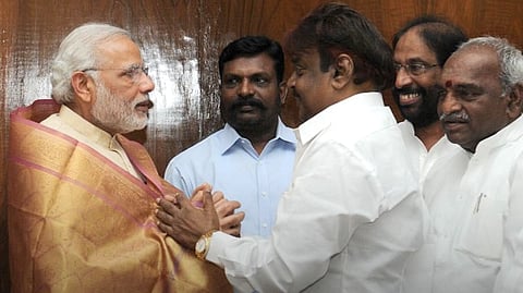 கோப்புப்படம் | விஜயகாந்துடன் மோடி