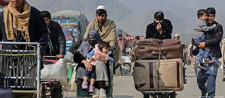 பாகிஸ்தான்: பஞ்சாபில் இருந்து 
10,000 அகதிகள் வெளியேற்றம்