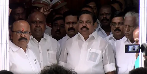 அதிமுக வெளிநடப்பு 