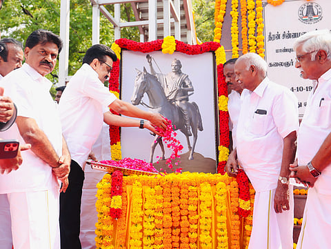 தீரன் சின்னமலை படத்துக்கு முதல்வர் ஸ்டாலின் மரியாதை!