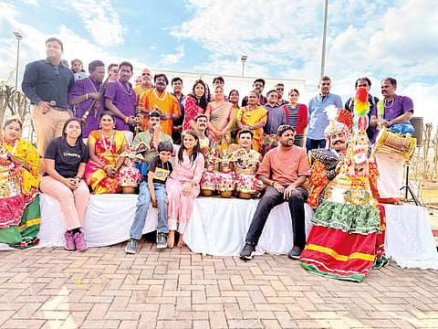 அக்கரைச்சீமையிலே...