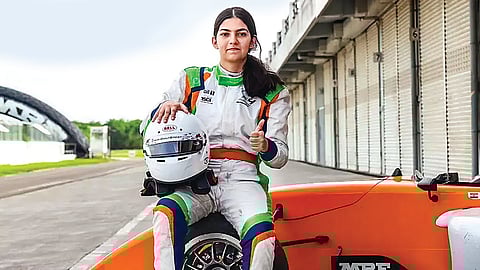 கார் பந்தயத்திலும், படிப்பிலும் சாதிப்பேன்...