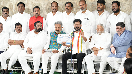 பாஜக 400 இடங்கள் வென்றிருந்தால் இடஒதுக்கீடு நீக்கப்பட்டிருக்கும் என தெலங்கானா முதல்வர் ரேவந்த் ரெட்டி கூறியுள்ளார்.