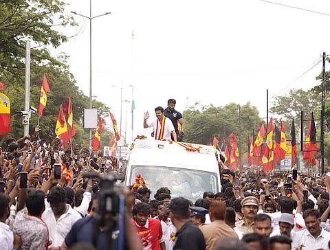 தவெக தலைவர் விஜய் 