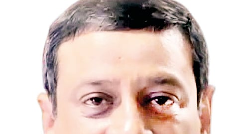 நடுவில் பறவைத் திட்டுகள்..
