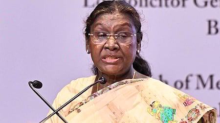 தகராறுகளுக்கு தீா்வு காண ஊராட்சிகளுக்கு சட்ட அதிகாரம்: 
குடியரசுத் தலைவா் முா்மு வலியுறுத்தல்