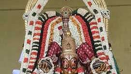 கருட வாகனத்தில் அருள்பாலித்த வீரராகவா்.