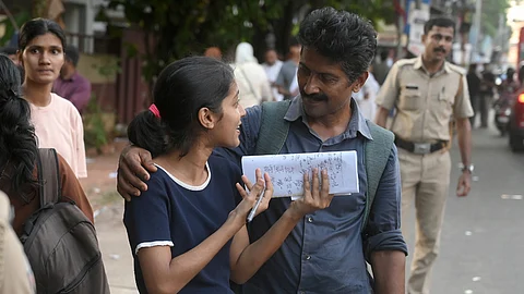  தேர்வு மாணவி