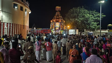 திருத்தணி முருகன் கோயில் பிரம்மோற்சவத்தையொட்டி நடைபெற்ற மரத்தோ் உலா.