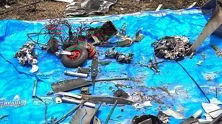 குஜராத்தின் கட்ச் பகுதியில் விழுந்து நொறுங்கிய ட்ரோன் பாகங்கள்.