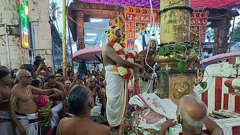 கொடியேற்றத்துடன் தொடங்கப்பட்ட காஞ்சிபுரம் வரதராஜப் பெருமாள் கோயில் விழா.