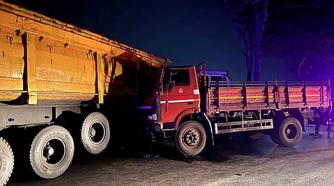 விபத்து சிக்கிய வாகனங்கள். 