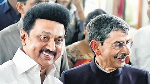 முதல்வர் ஸ்டாலினுடன் ஆளுநர் ஆர்.என். ரவி