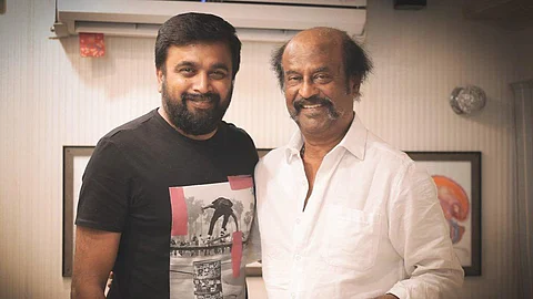 ரஜினியுடன் சசிகுமார். 