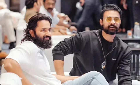 டொவினோ தாமஸ், உன்னி முகுந்தன்