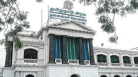 4  ஐபிஎஸ் அதிகாரிகள் பணியிட மாற்றம்
