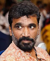 திருத்தப்பட்டது... செய்தி உண்டு.
மாரடைப்பால் காலமான திரைப்பட இயக்குநா் விக்ரம் சுகுமாரன்.