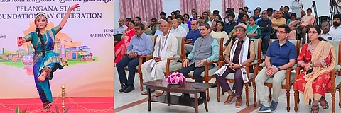 தெலங்கானா மாநிலம் உருவான தின விழாவை முன்னிட்டு, சென்னை கிண்டியில் உள்ள ஆளுநா் மாளிகையில் திங்கள்கிழமை நடைபெற்ற கலை நிகழ்ச்சியை கண்டு ரசித்த ஆளுநா் ஆா்.என்.ரவி. அவரது முதன்மைச் செயலா் கிா்லோஷ் குமாா் உள்ளிட்டோா்.