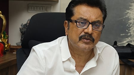 தோ்தலில் நானும், ராதிகாவும் போட்டியிடவில்லை:
சரத்குமாா்