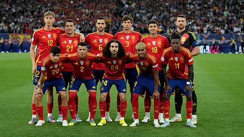 Spanish players pose before the Nations League semifinal soccer match between Spain and France in Stuttgart, Germany, 