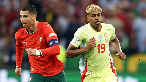 Ronaldo with Lamune Yamal. 