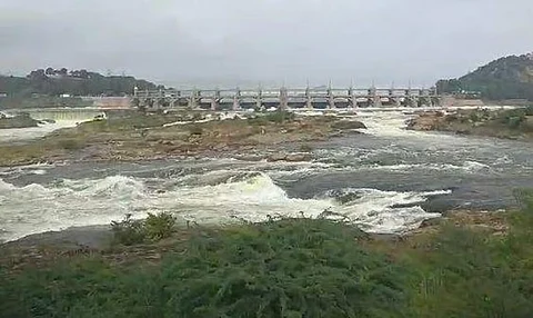 மேட்டூர் அணைக்கு நீர்வரத்து வினாடிக்கு 35, 500 கன அடியாக  சரிவு